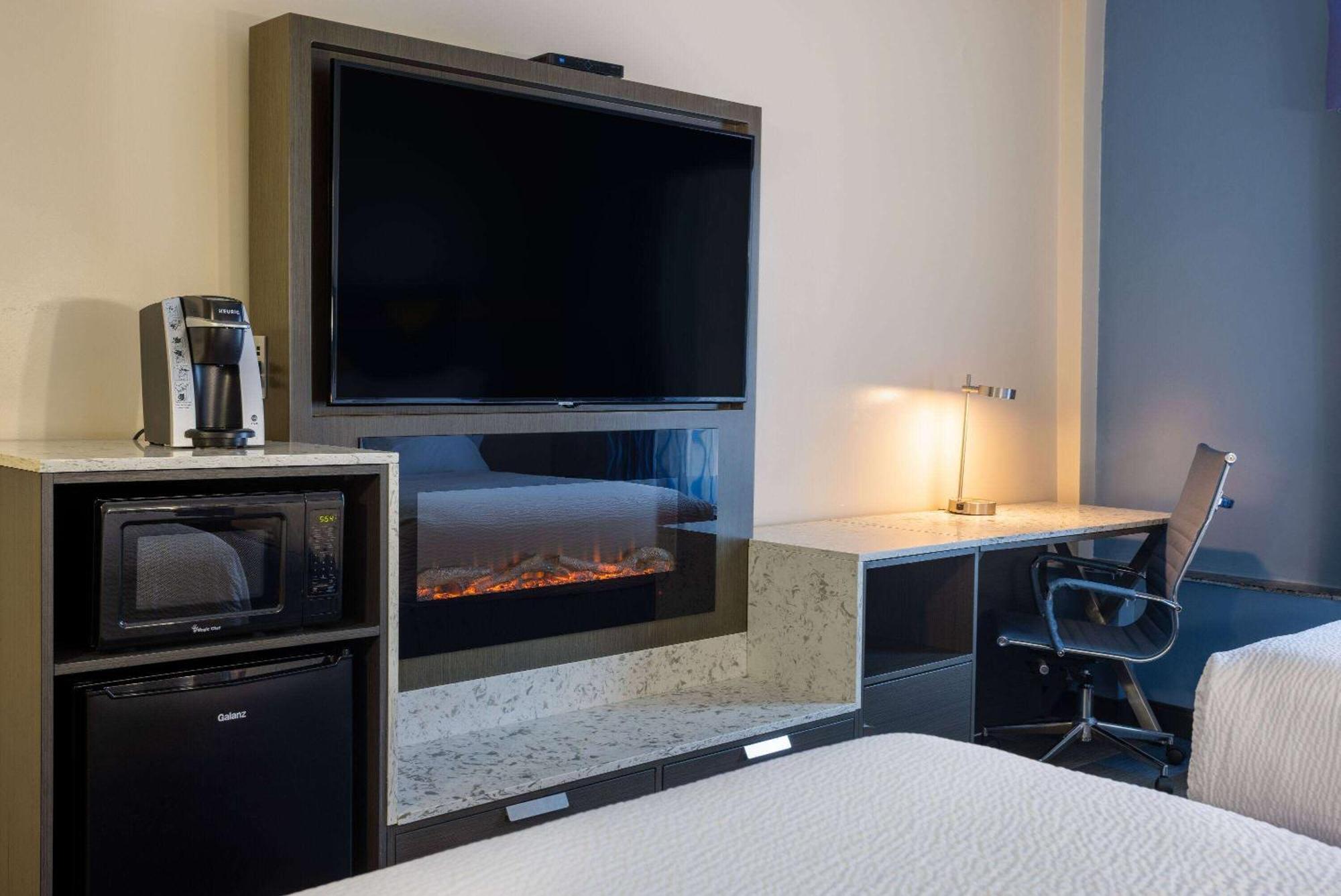 Days Hotel By Wyndham North Bergen Bagian luar foto