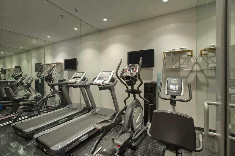 Days Hotel By Wyndham North Bergen Bagian luar foto