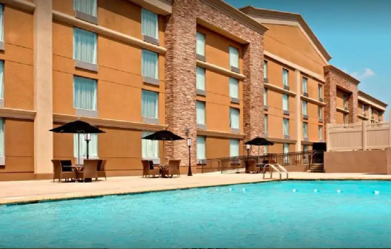 Days Hotel By Wyndham North Bergen Bagian luar foto
